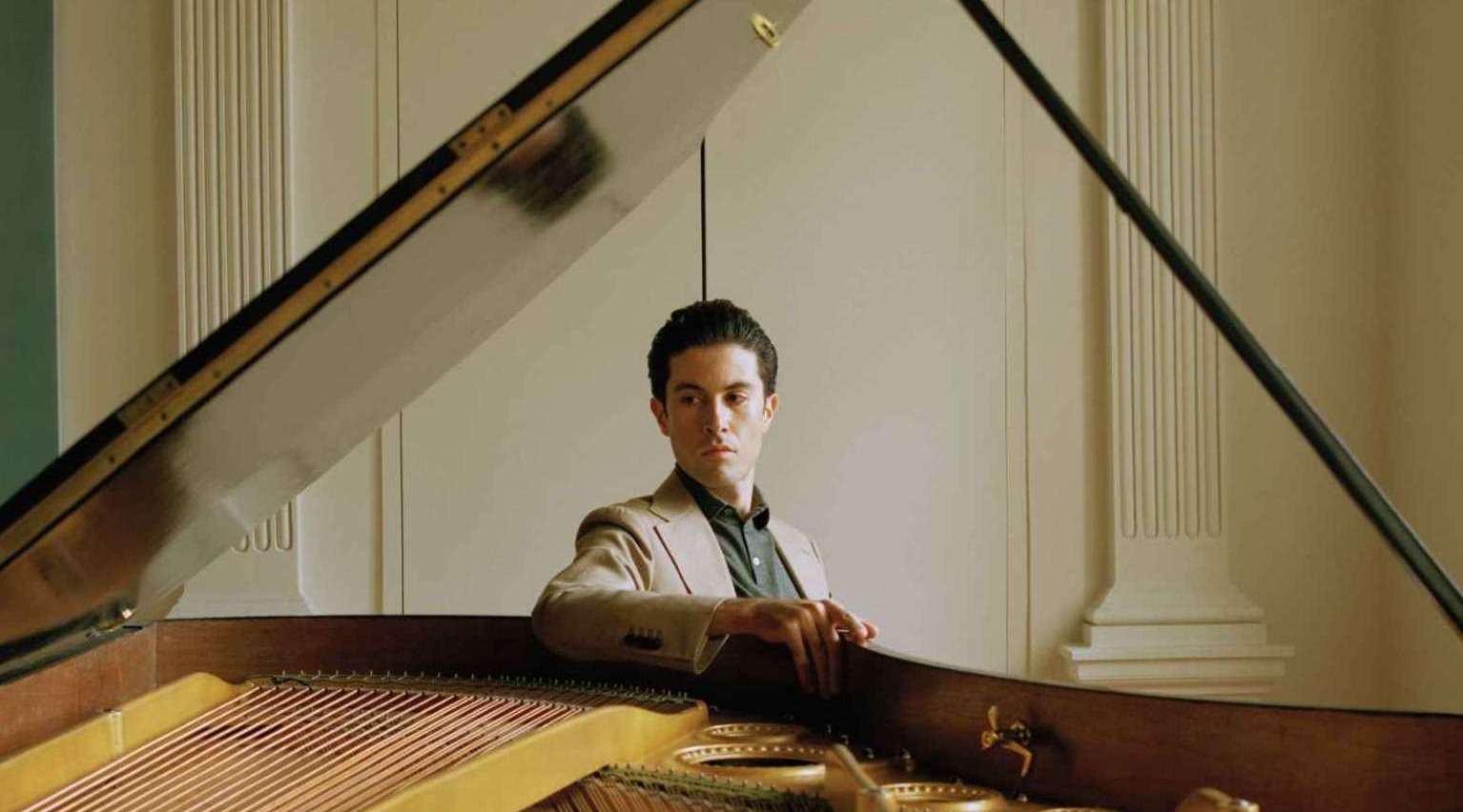  Pianist Riad Mammadov joins TACT for General Management 