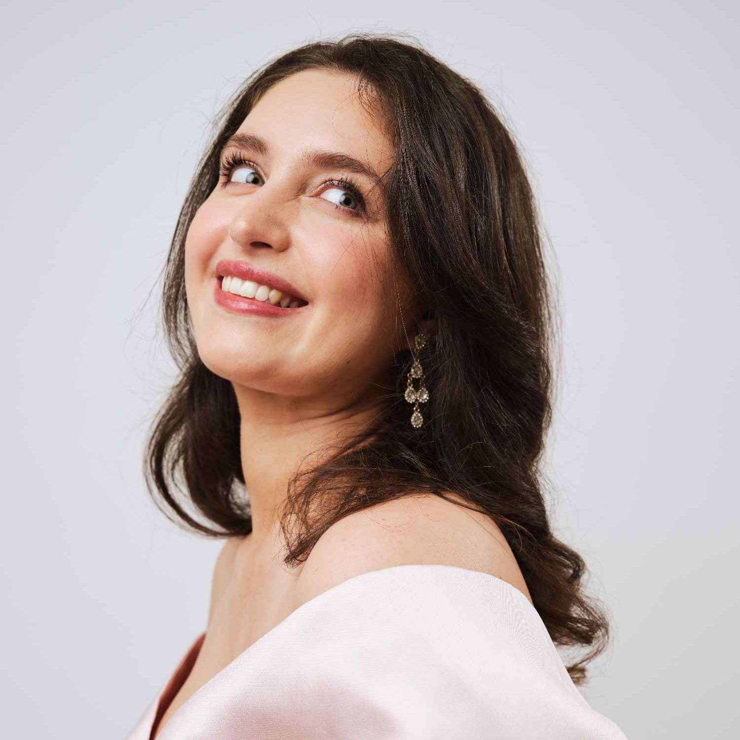 Natasha Isabella Gesto